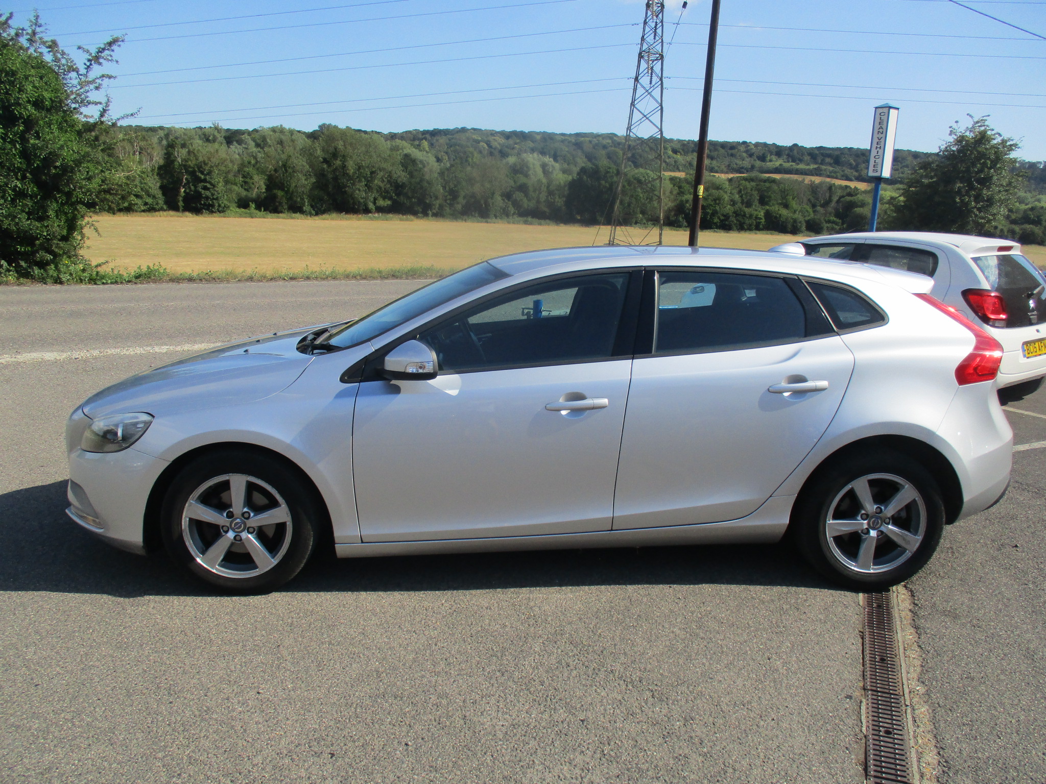 VOLVO V40 1.6 D2 ES (TURBO DIESEL) 6 SPD 2013